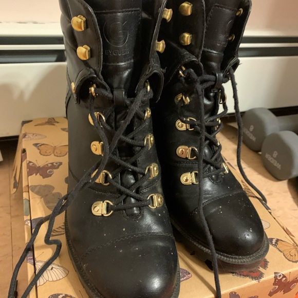 Guess black leather booties - Picture 2 of 7